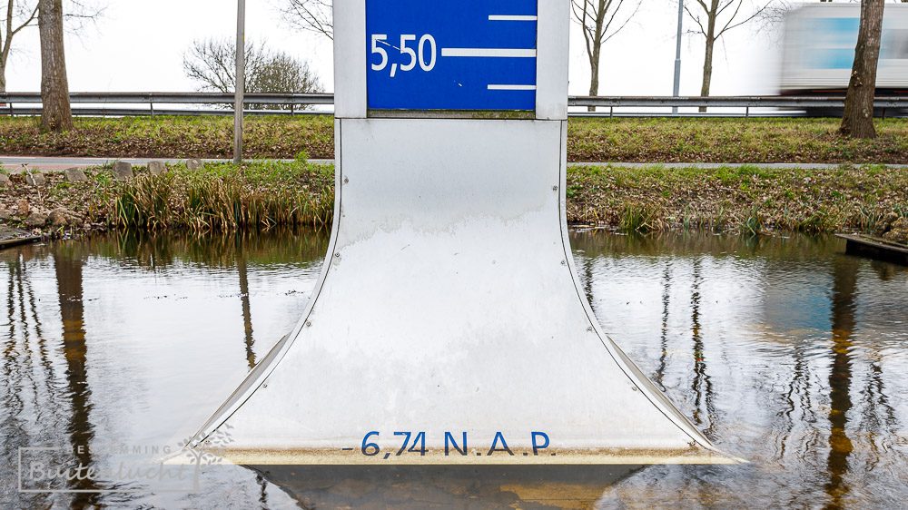 Ijver Ga naar het circuit Min Het laagste punt van Nederland ligt bij Nieuwerkerk aan den IJssel