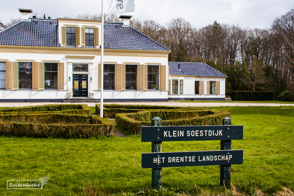 Klein Soestdijk, directeurswoning tijdens wandeling door Veenhuizen