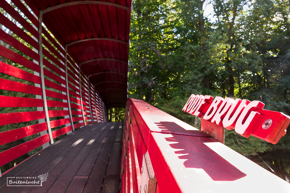 Rode brug naar Amstelpark